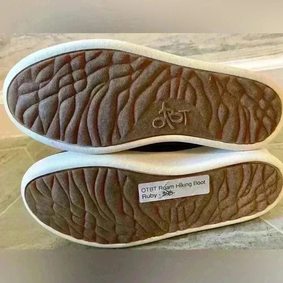 OTBT Roam Boots WOMENS red lace up boots - NWOT - Picture 5 of 6